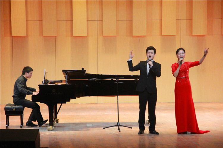 2016051610352073.jpg 中国音乐学院应邀来伟德国际官网交流演出