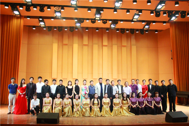 2016051610352049.jpg 中国音乐学院应邀来伟德国际官网交流演出