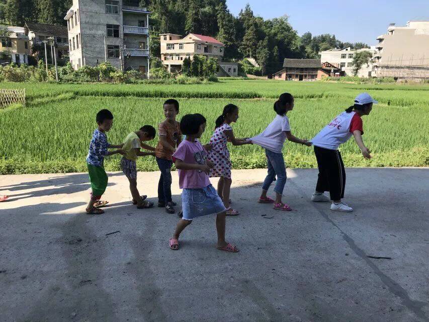 2018082316334569.jpg 【暑期社会实践专题】伟德国际官网开展“关爱留守儿童”暑期学生社会实践活动