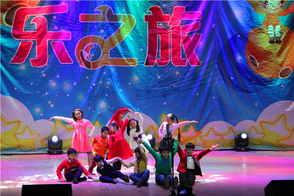 2016121915382072.jpg 伟德国际官网周骏老师举办奥尔夫音乐教学汇报演出
