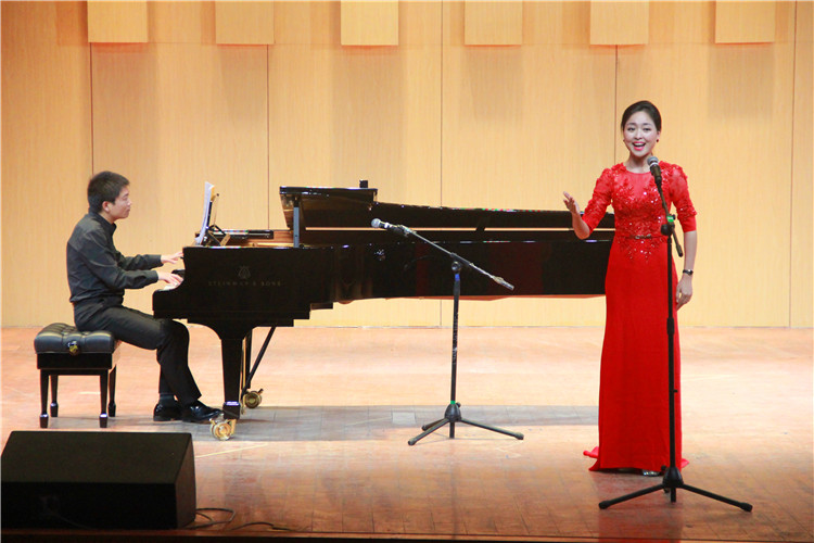 2016051610351911.jpg 中国音乐学院应邀来伟德国际官网交流演出