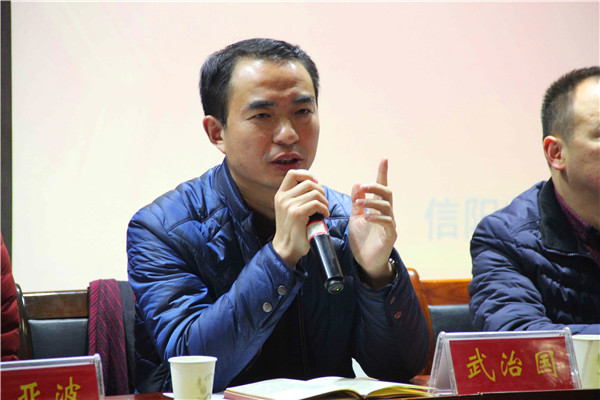 2016121410500310.jpg 伟德国际官网召开学生干部与学生党员大会