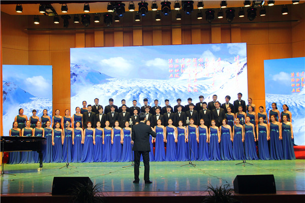 2016122911080391.jpg 伟德国际官网举办2017年新年音乐晚会