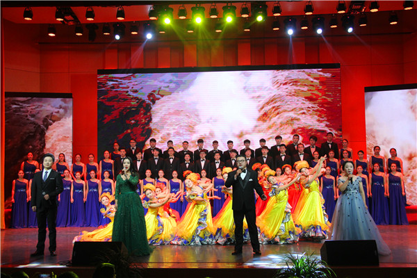 2016122911085716.jpg 伟德国际官网举办2017年新年音乐晚会