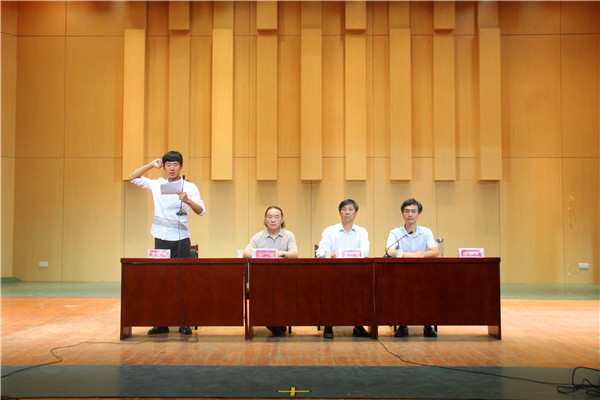 2016062017530311.jpg 伟德国际官网成功召开2016考研表彰及学年期末考试动员大会