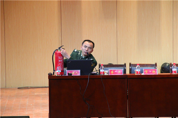 2016112410380660.jpg 伟德国际官网召开学生安全教育知识讲座
